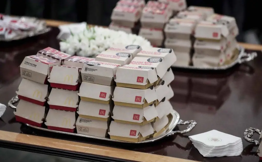 Usa, Trump offre agli ospiti un altro buffet targato McDonald's