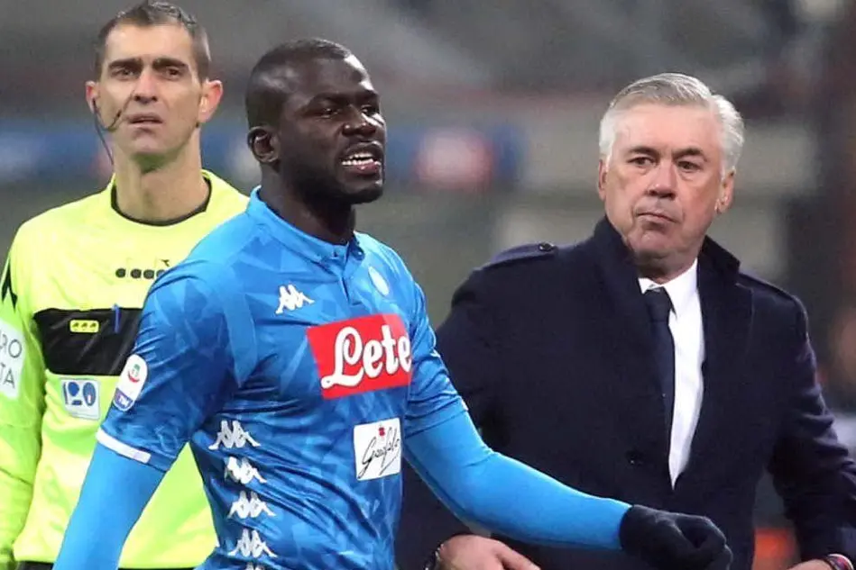 Koulibaly: i cori contro il centrale senegalese del Napoli a San Siro hanno innescato la polemica (Foto Ansa)