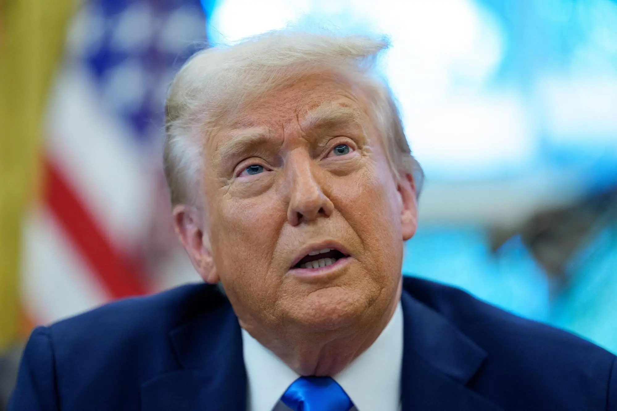 epa12391167 United States President Donald J Trump speaks to the media during an Executive Order signing which authorizes the new Trump Gold Card, a visa program to be overseen by the Secretary of Commerce 'that will facilitate the entry of aliens who have demonstrated their ability and desire to advance the interests of the United States by voluntarily providing a significant financial gift to the nation' in the Oval Office of the White House in Washington, DC, USA, 19 September 2025. EPA/Aaron Schwartz / POOL