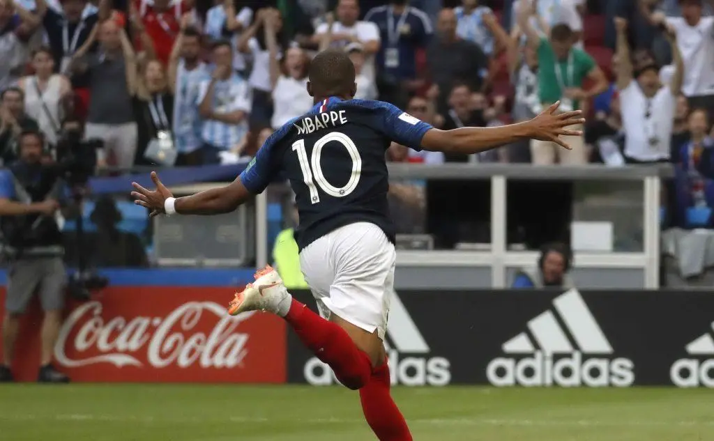 La doppietta di Mbappé per il 4-2 Francia