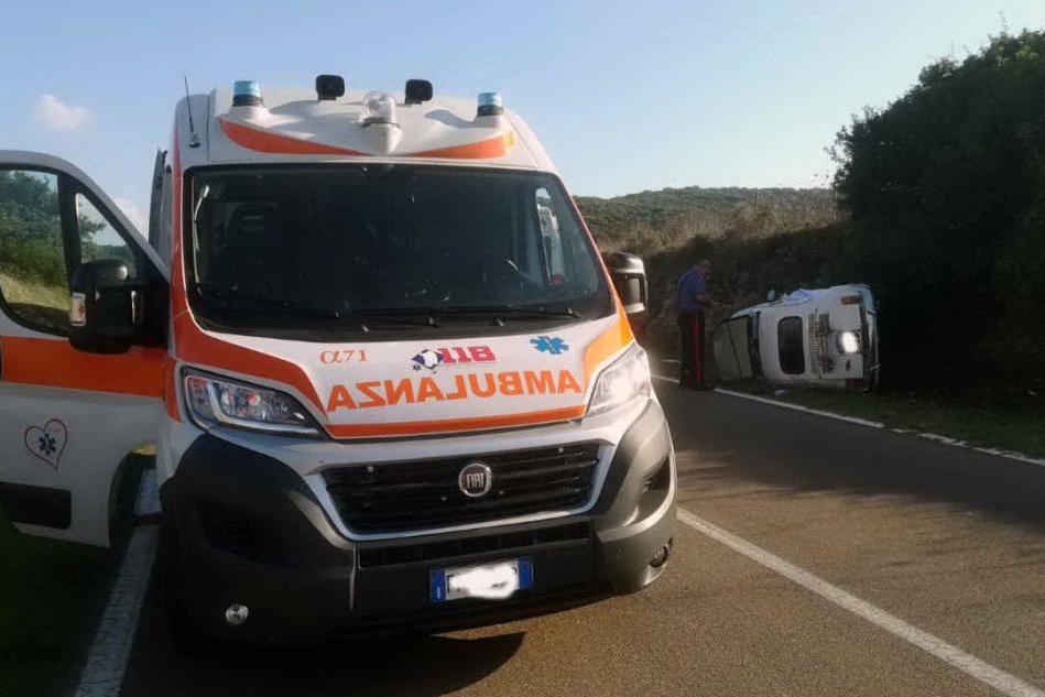 Macchina fuori strada tra Gergei e Isili: feriti un 80enne e una bimba