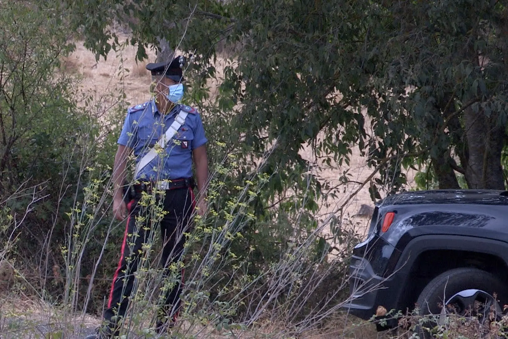 Carabinieri sul luogo del delitto (L'Unione Sarda)