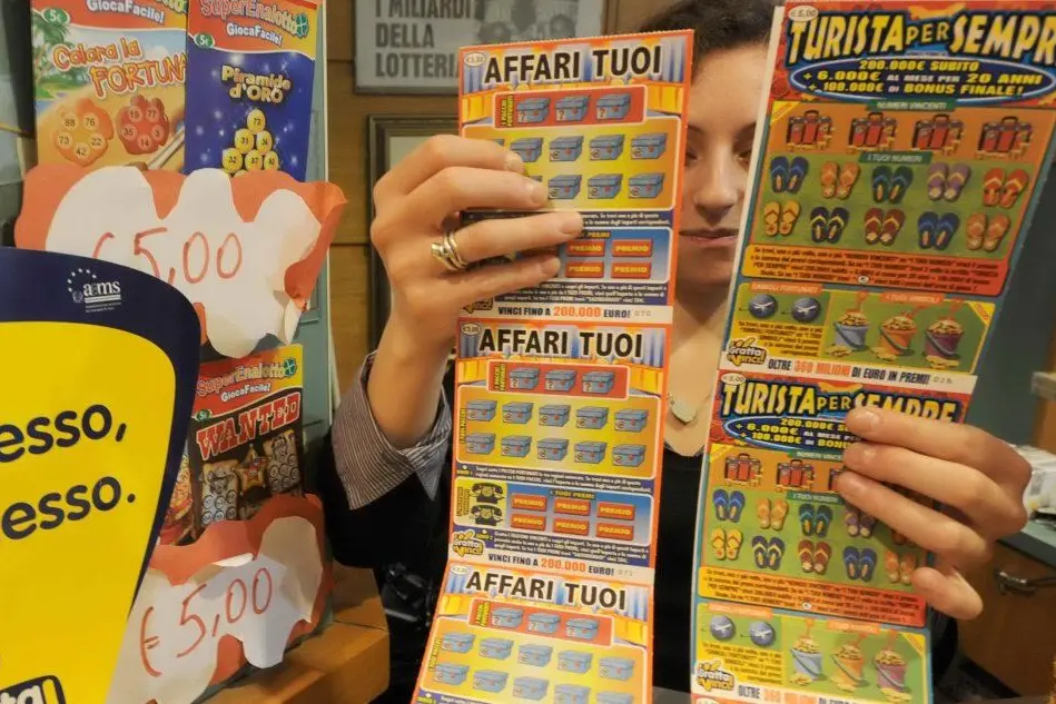 Gratta e vinci (foto archivio L'Unione Sarda)