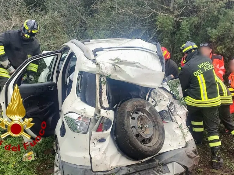 L'auto su cui viaggiava Giovanni Ladu con la moglie