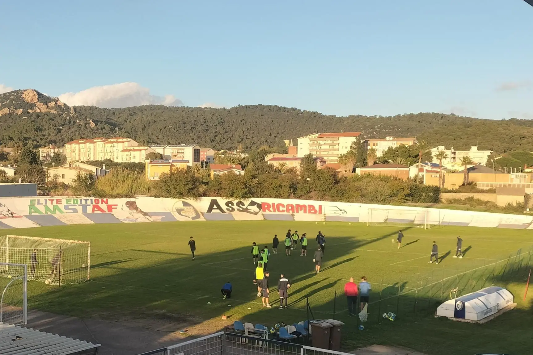 L'allenamento delle Carbonia allo Zoboli. (foto Scano)