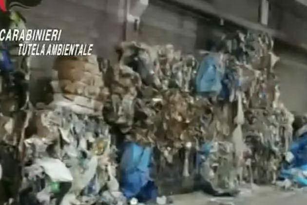 Discarica abusiva in Piemonte, sequestrate tonnellate di rifiuti