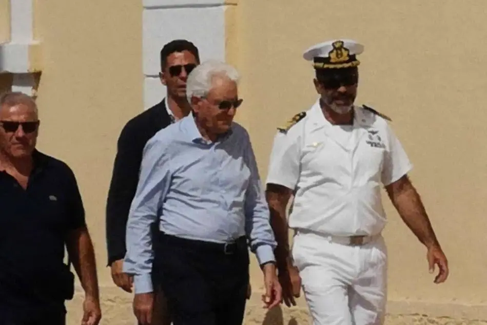 Il presidente Sergio Mattarella a La Maddalena (Ansa)