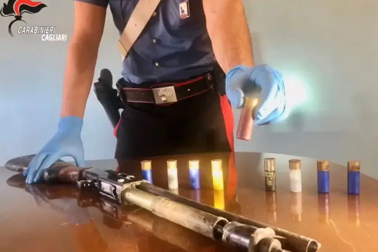 Il fucile sequestrato (foto carabinieri)