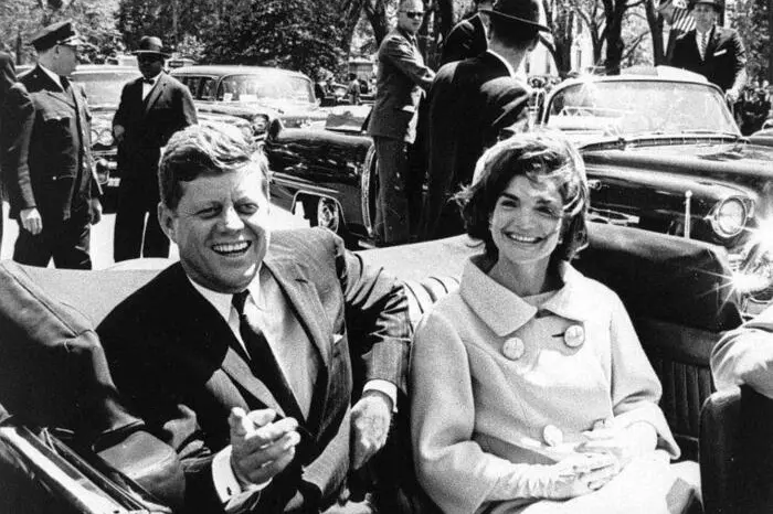John F. Kennedy e Jacqueline Kennedy (Ansa)