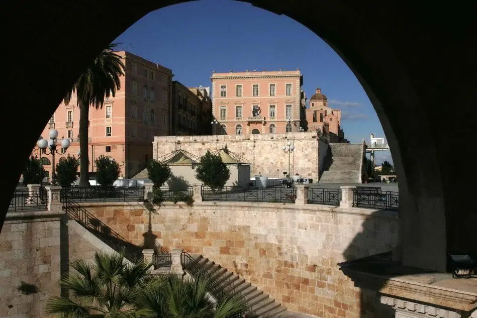 Uno scorcio del centro storico di Cagliari (archivio L'Unione Sarda)