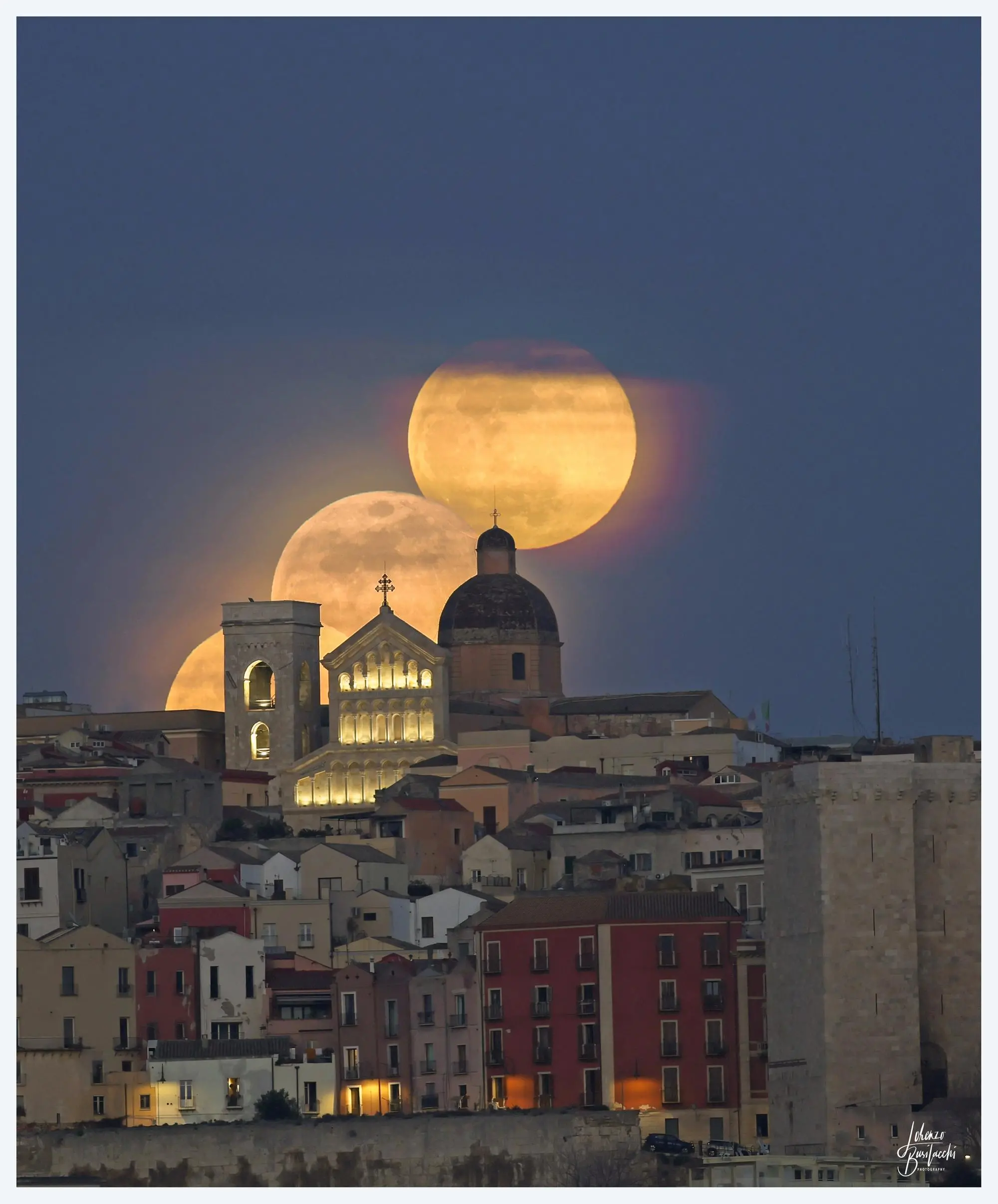 La sequenza della Luna Piena della Neve a Cagliari (foto Lorenzo Busilacchi)