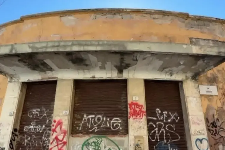 Cine teatro Astra nelle condizioni attuali