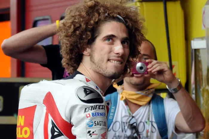 Marco Simoncelli nel paddock durante le prove del Motogp a Scarperia, Firenze, 2 luglio 2011. ANSA / FABRIZIO INNOCENTI
