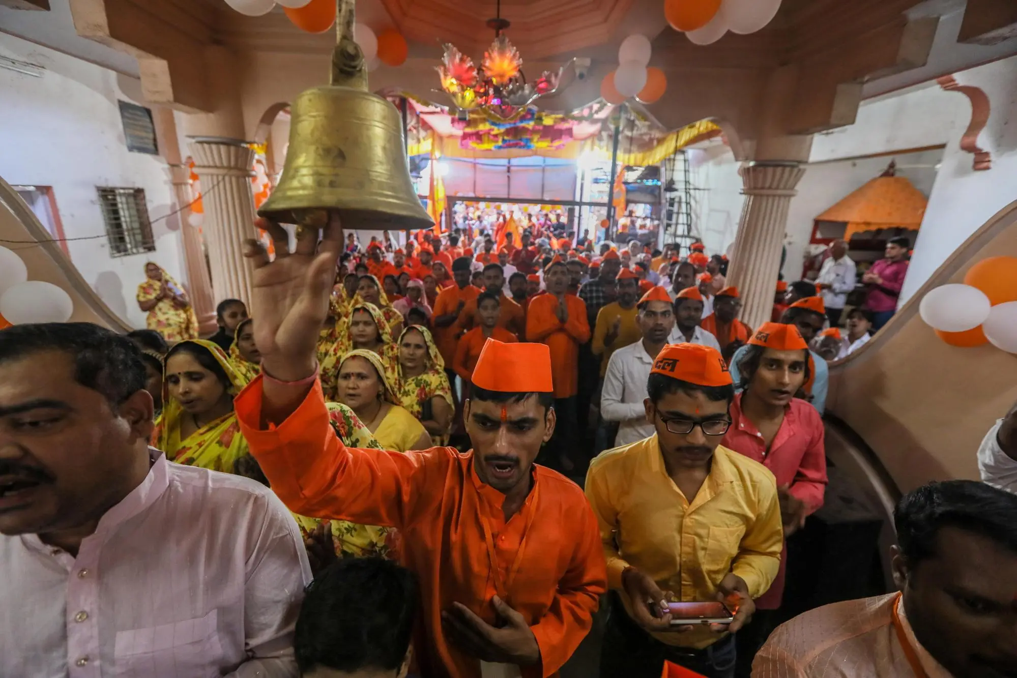 Una celebrazione per Ram Navami (Ansa - Epa)