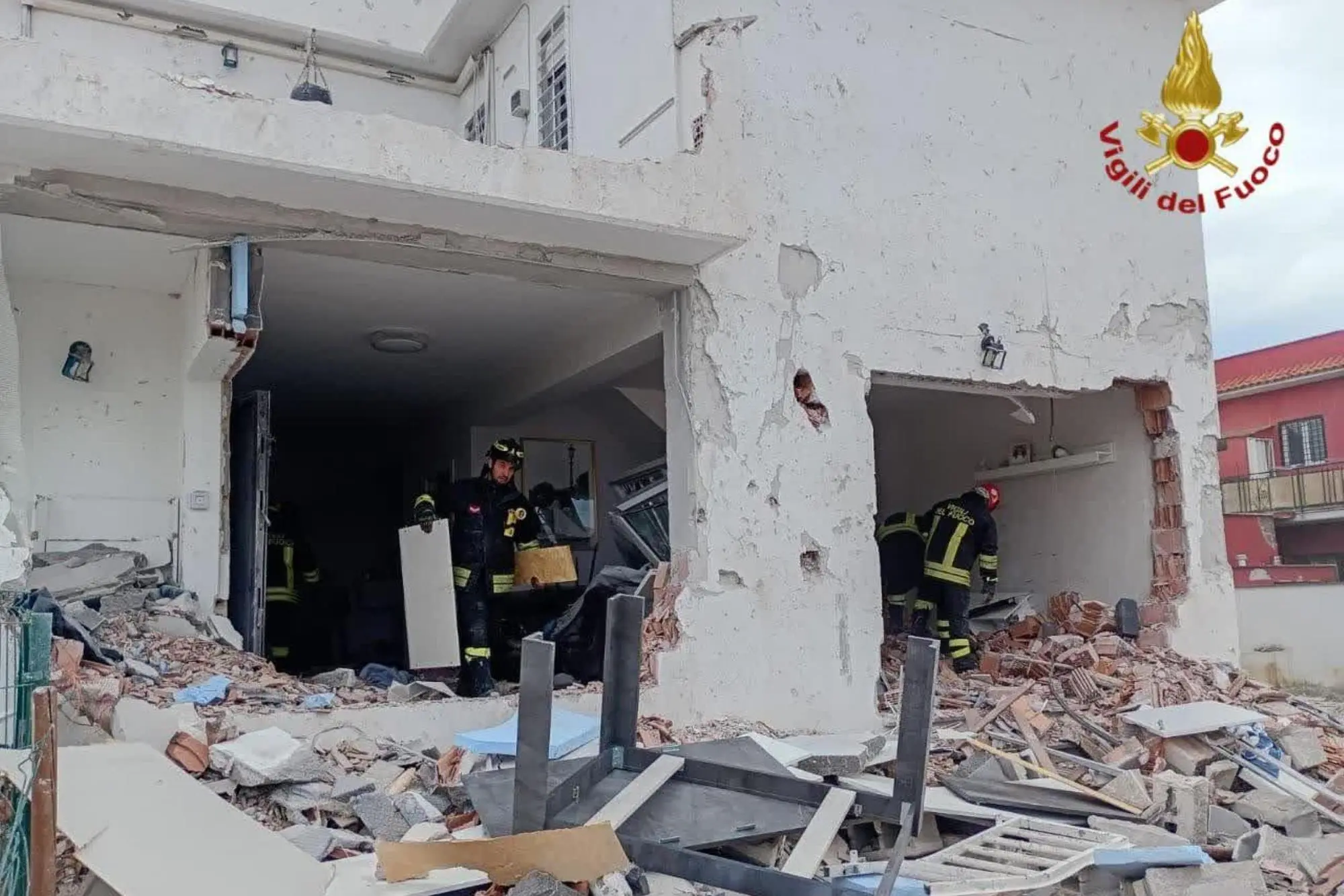 Le macerie dopo l'esplosione (Foto: Vigili del fuoco)