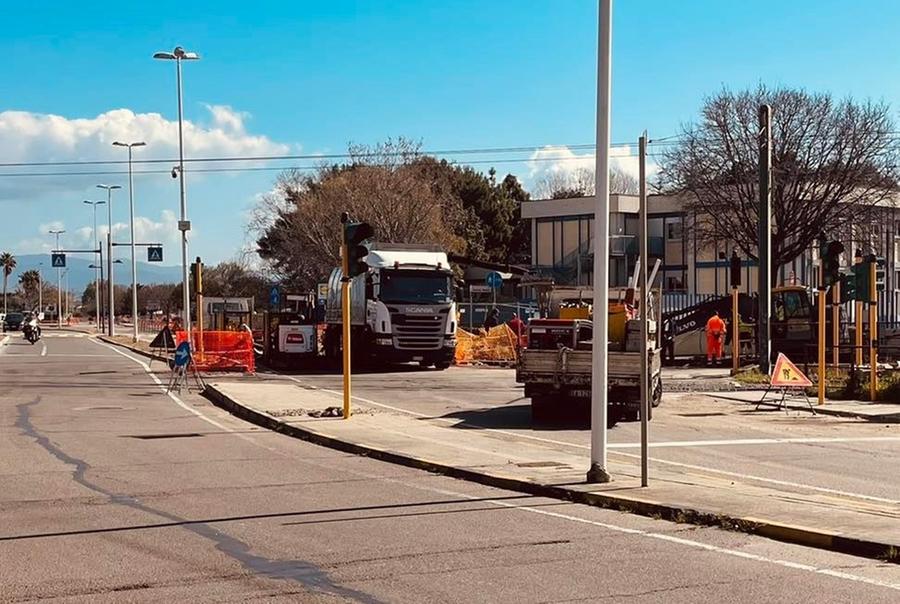 Cagliari, si rompe un collettore: via Vesalio chiusa in direzione Terramaini