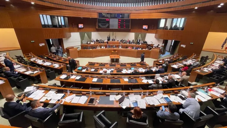 https://immagini.unionesarda.it/version/c:MmNhMjZiZTktNTAyYy00:ZWUzNTljMzMtOTQ1ZC00/image.webp?f=16:9