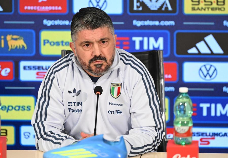 Il tecnico fa le prove in cerca della formazione