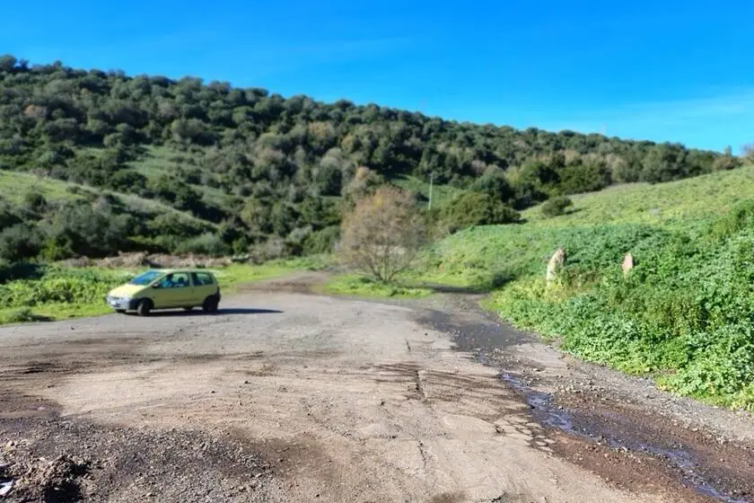 Una delle strade su cui è richiesto l'intervento