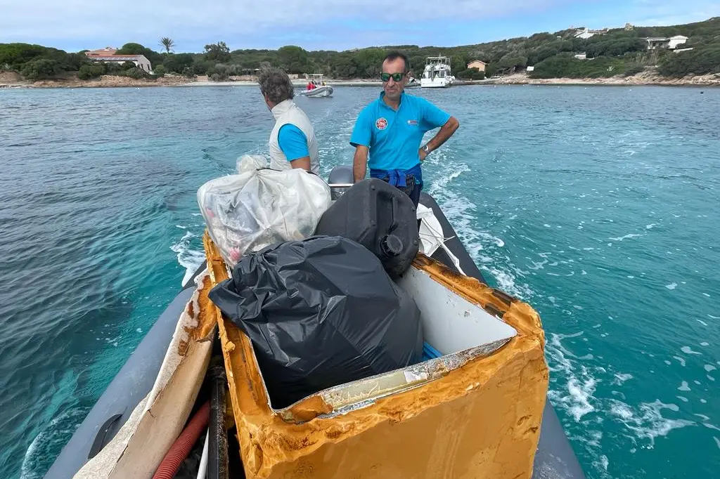 Volontari al lavoro (foto concessa)
