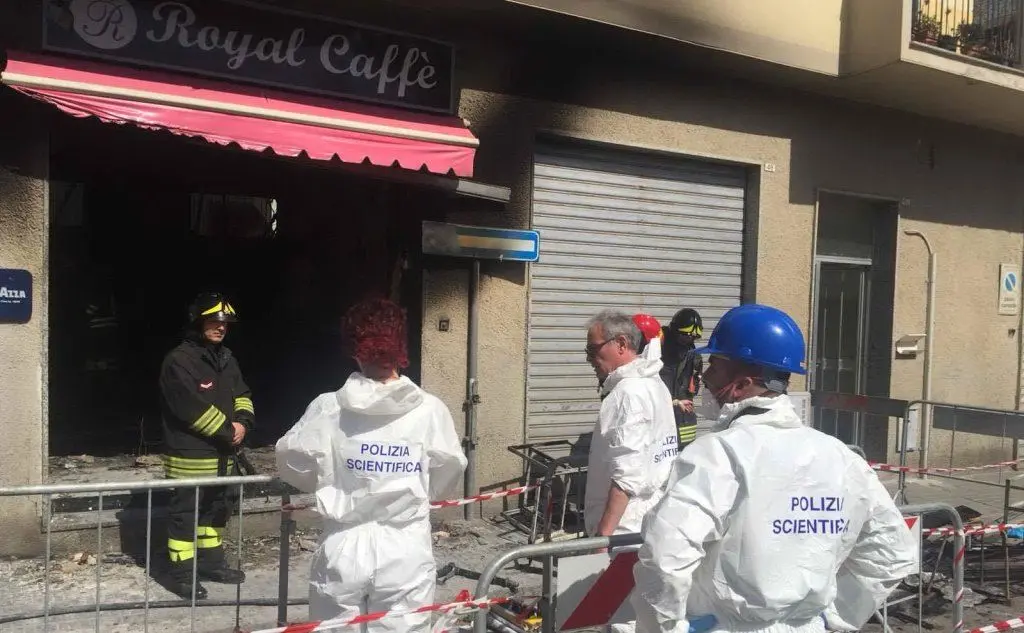 Cagliari, attentato incendiario contro un bar di via Timavo