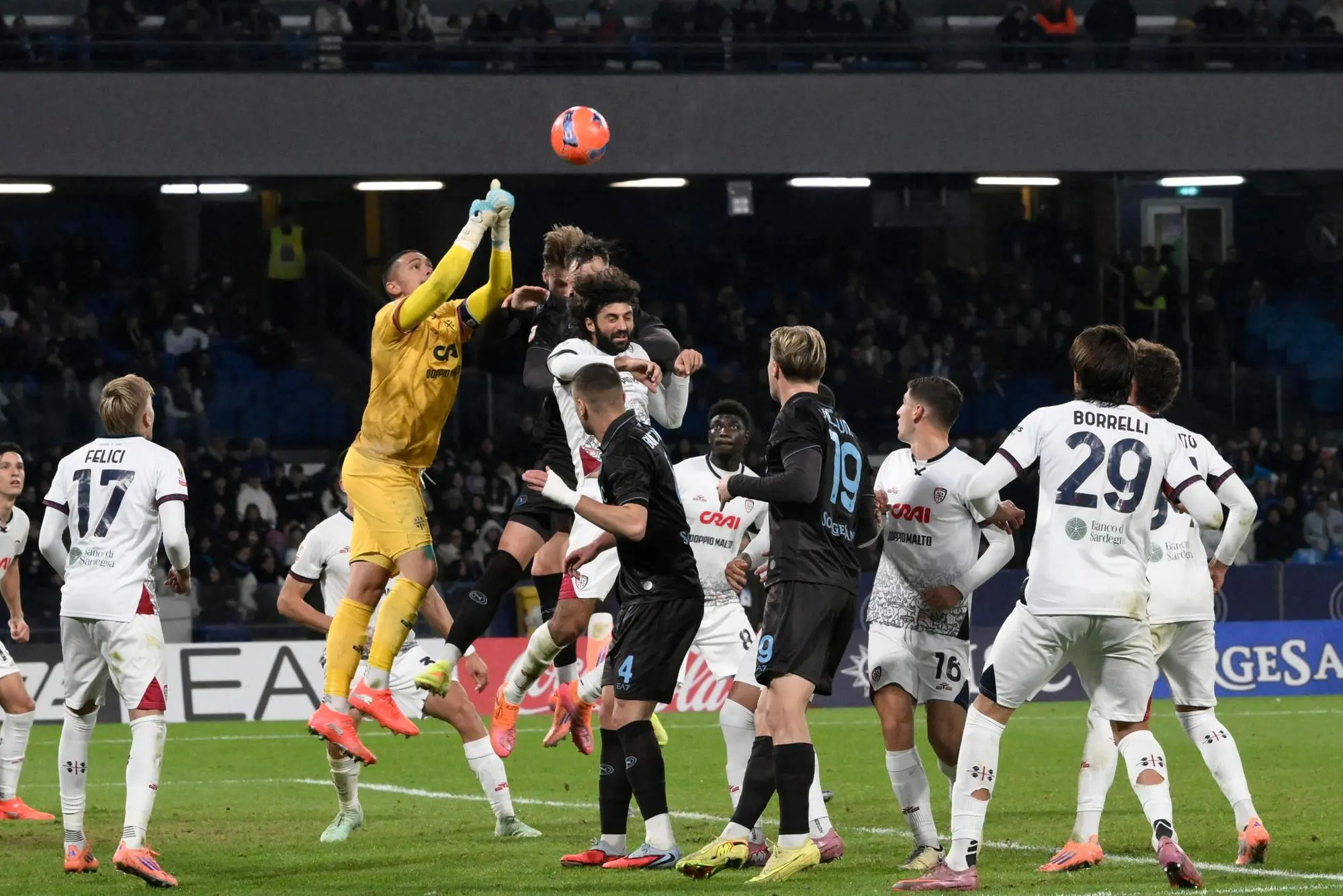 Un intervento di Caprile su un'incursione del Napoli (Ansa)