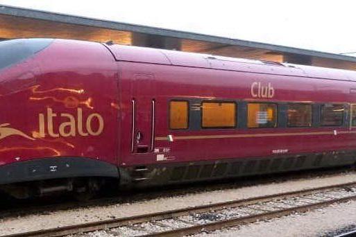 Attraversa i binari: 37enne di Ozieri travolto dal treno nel Milanese