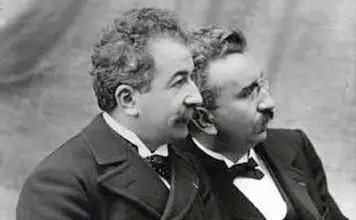 #AccaddeOggi: il 13 febbraio 1895 Auguste e Louis Lumière brevettano il cinematografo