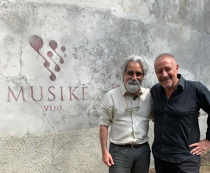 Peppe Vessicchio e Riccardo Iacobone, imprenditore vitivinicolo e titolare del gruppo Rosarubra e Torri Cantine