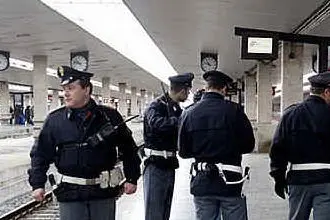 Polizia alla stazione