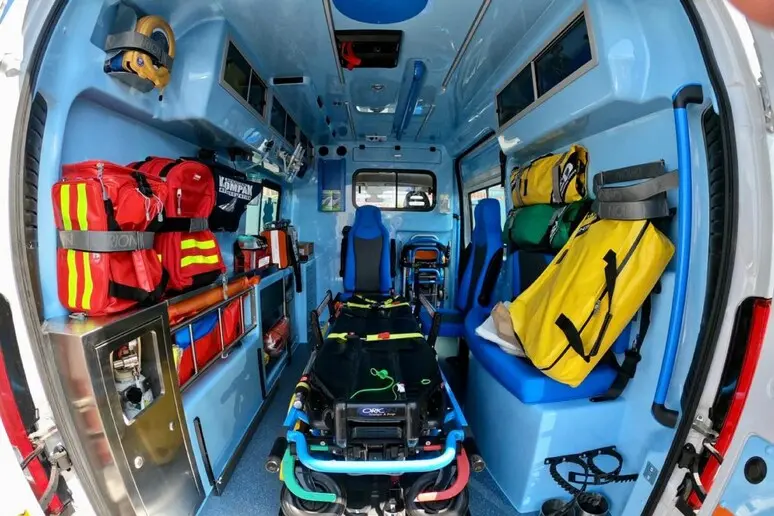 Ambulanza (foto Ansa)