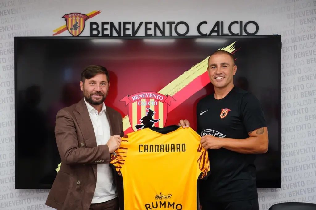 Fabio Cannavaro il giorno della presentazione a Benevento con Pasquale Foggia (Archivio)