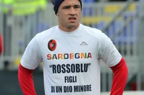 La maglia di protesta dei rossoblù