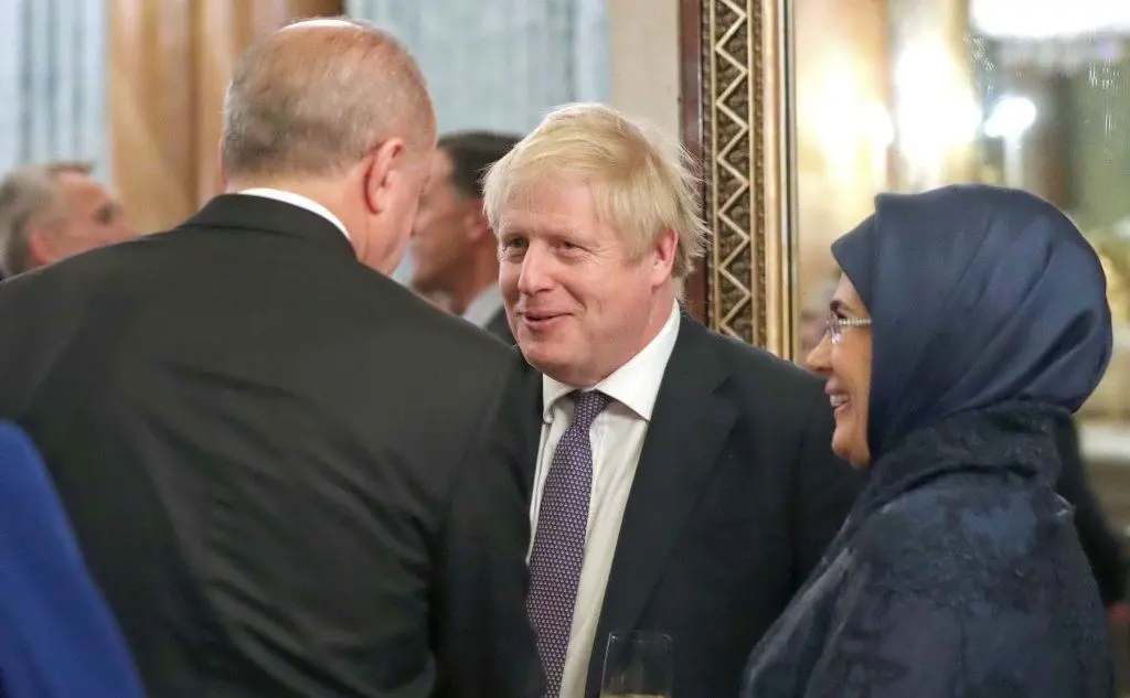 Boris Johnson con il presidente turco Erdogan e sua moglie