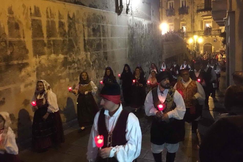 Torna Sant'Efisio, notte di attesa e preghiera a Stampace
