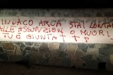 La scritta minatoria (Ansa)