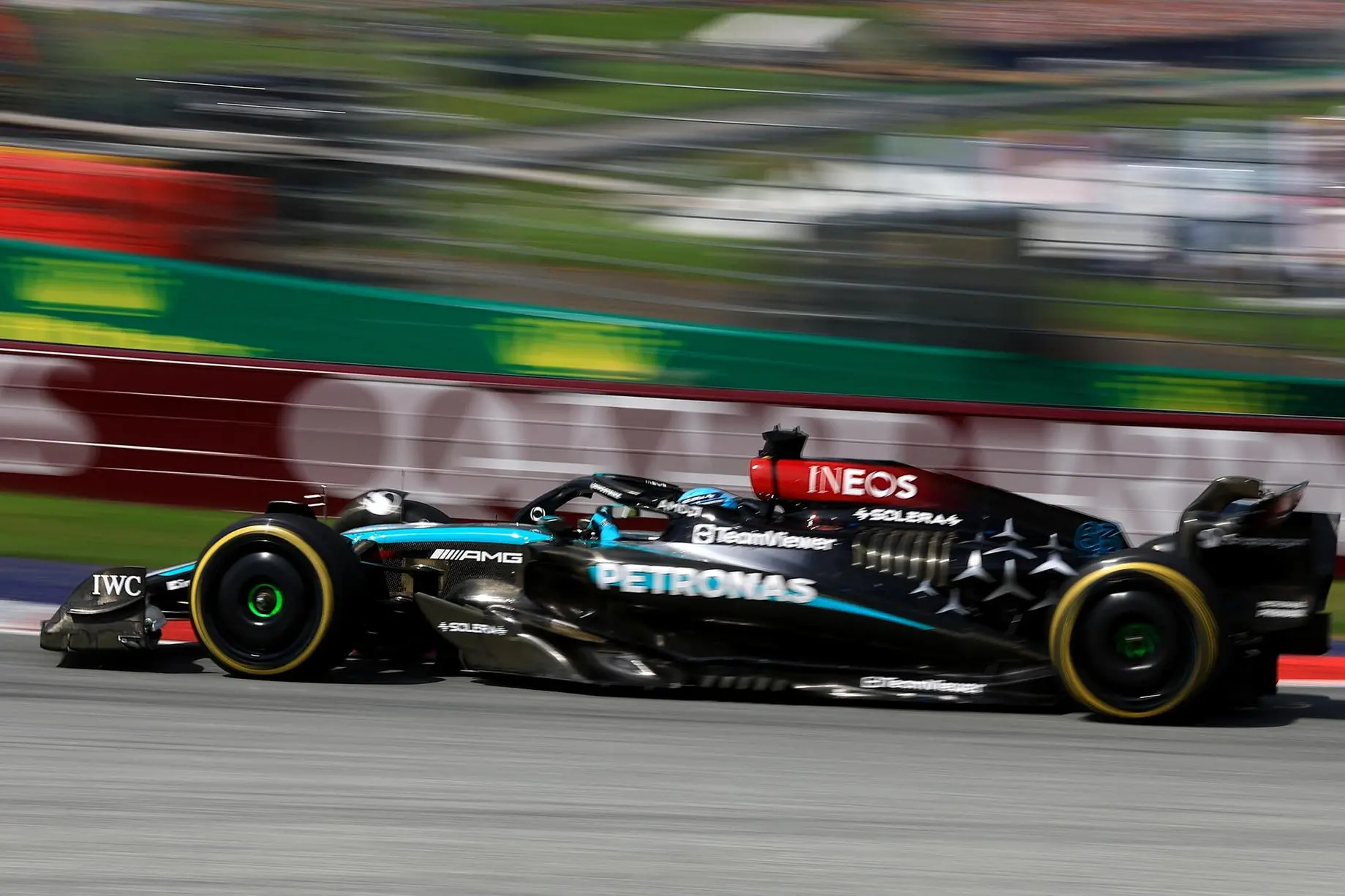 epa11447246 Mercedes driver George Russell of Britain in action during the Formula One Austrian Grand Prix, in Spielberg, Austria, 30 June 2024. EPA/MARTIN DIVISEK