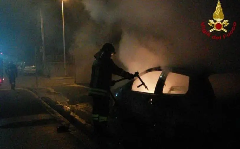 L'intervento dei vigili del fuoco in via Sernagiotto