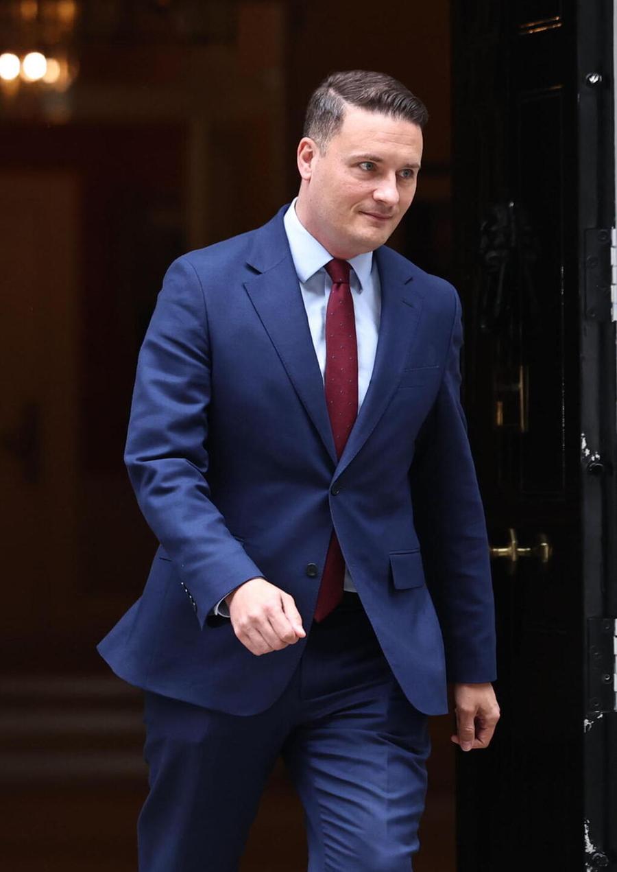 Labour, il ministro della sanità va via e sfida Starmer