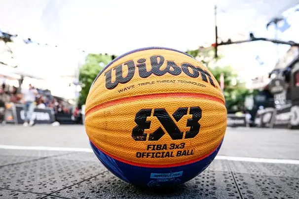 Il pallone ufficiale utilizzato nel 3x3 Fiba (foto Rubiu)