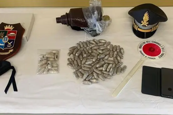 Il materiale sequestrato (foto Guardia di finanza)