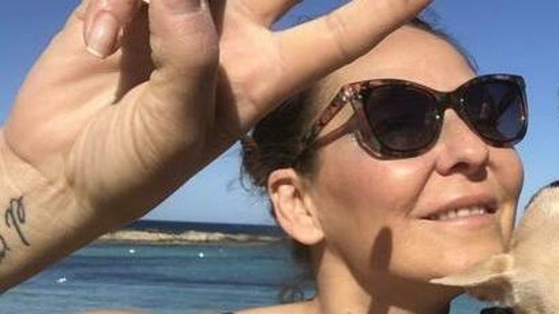 Italiana trovata senza vita a Formentera, l’autopsia esclude la morte violenta: liberato il compagno