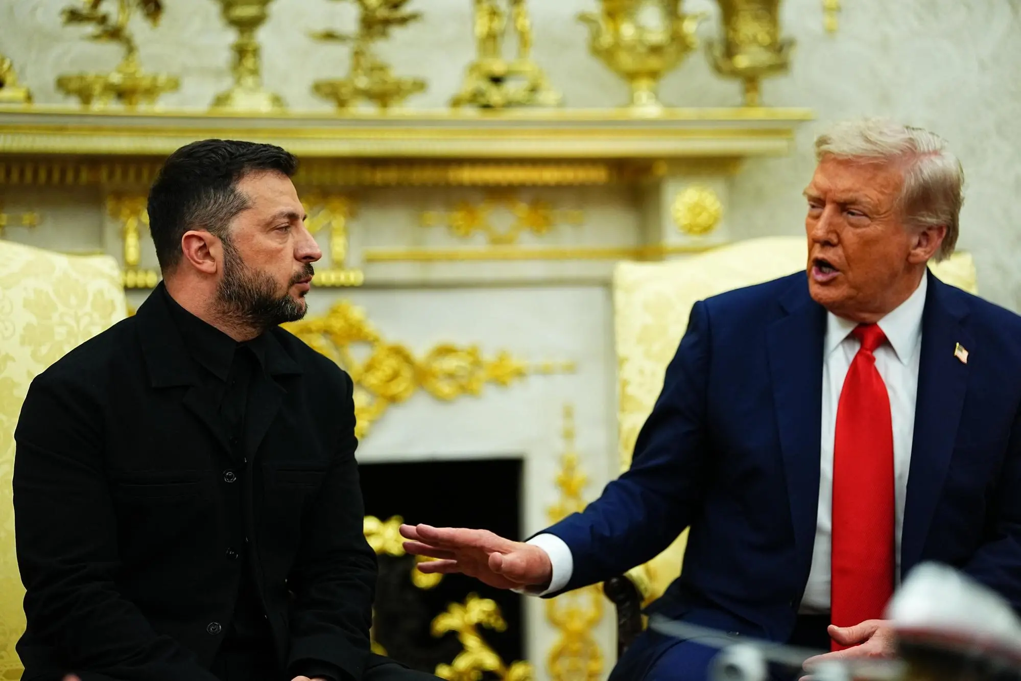 epa12308527 United States President Donald J Trump (R) meets President of Ukraine Volodymyr Zelensky (L) in the Oval Office of the White House in Washington, DC, USA, 18 August 2025. European Leaders are at the White House in support of President Zelenskyy following President Trump