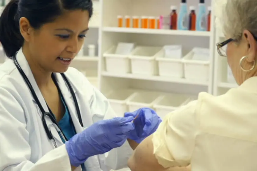 Prevenzione e telemedicina, nel Lazio le farmacie diventano presidi sanitari