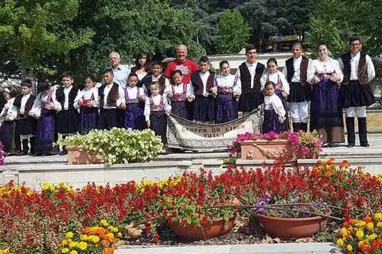 I piccoli del gruppo folk di Tuili a Chianciano