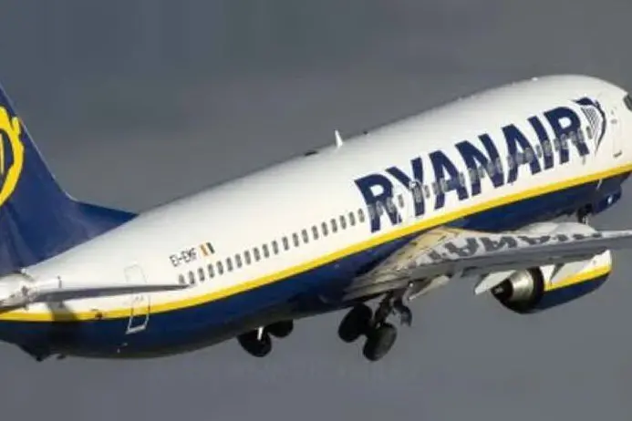 Un volo Ryanair (archivio L'Unione Sarda)