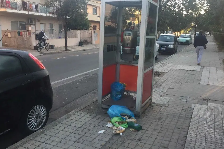 I rifiuti (Foto Elia Sanna)
