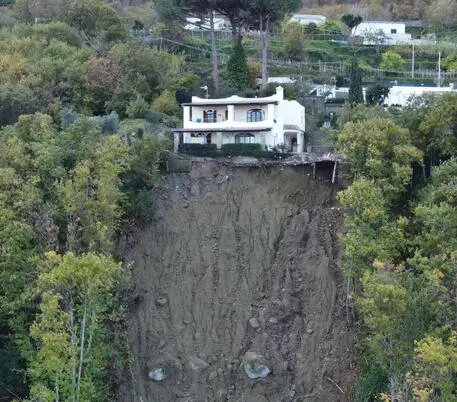 Un'immagine dall'alto della devastazione causata dalla frana a Casamicciola (Ansa - Fusco)