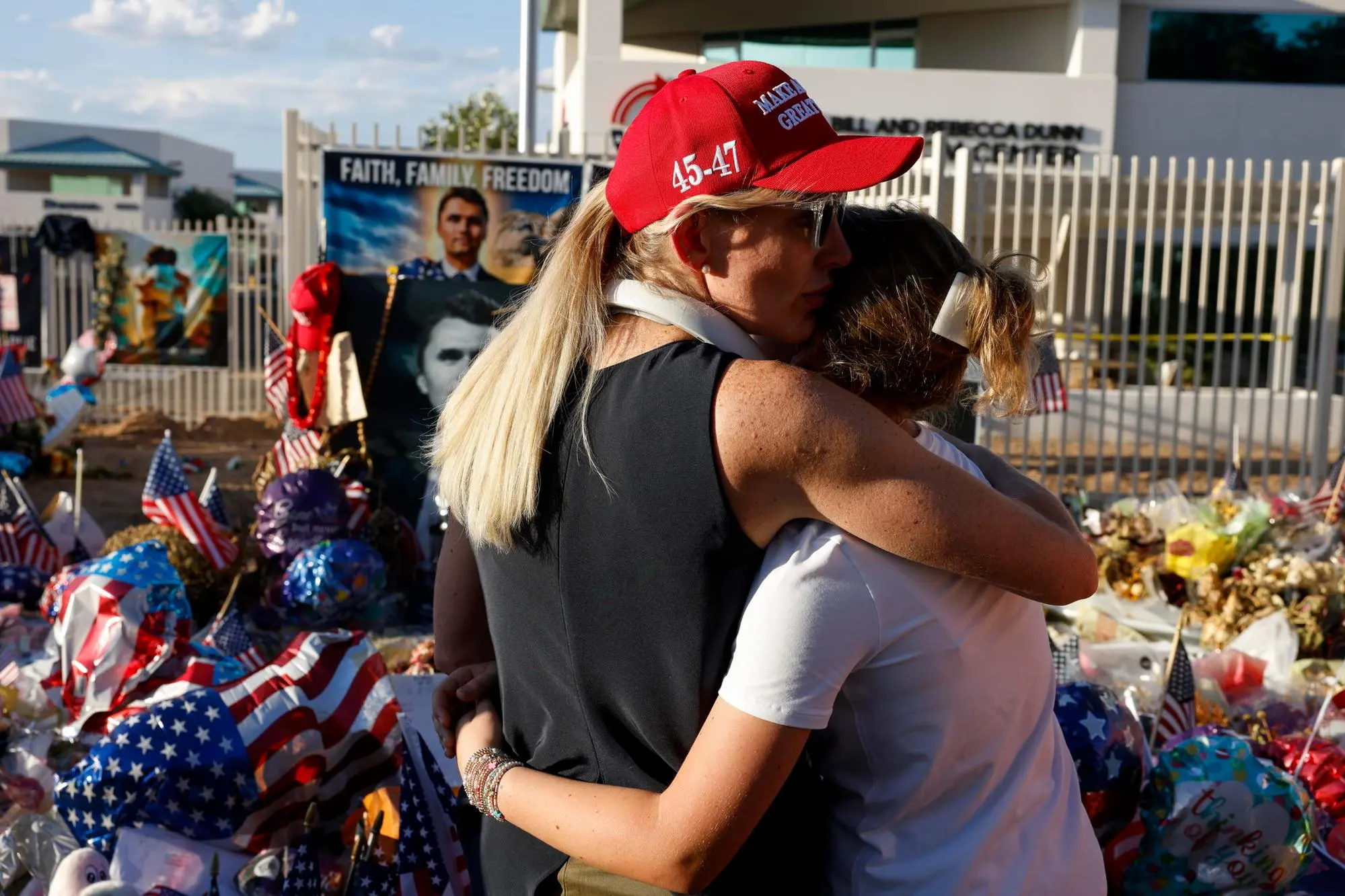 L'America si prepara ai funerali di Charlie Kirk (foto Ansa/Epa)