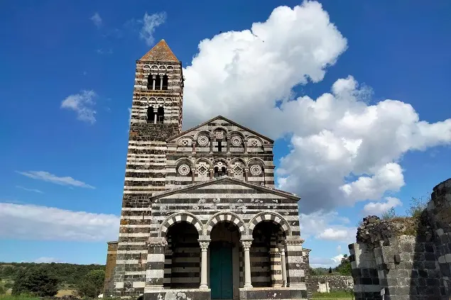La basilica di Nostra Signora di Saccargia a Codrongianos (foto Antonio Caria)